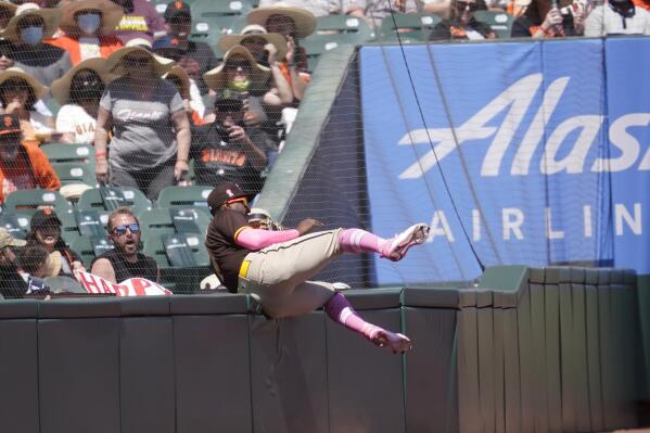 Cronenworth, Tatis homer off Cueto, Padres rout Giants 11-1