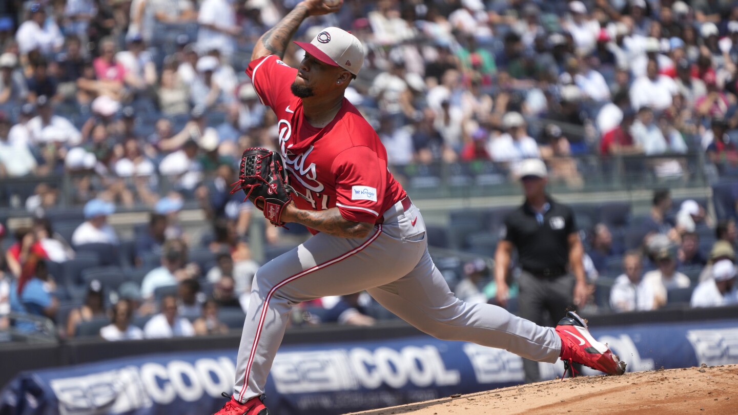 Cincinnati Reds Sweep New York Yankees at Yankee Stadium