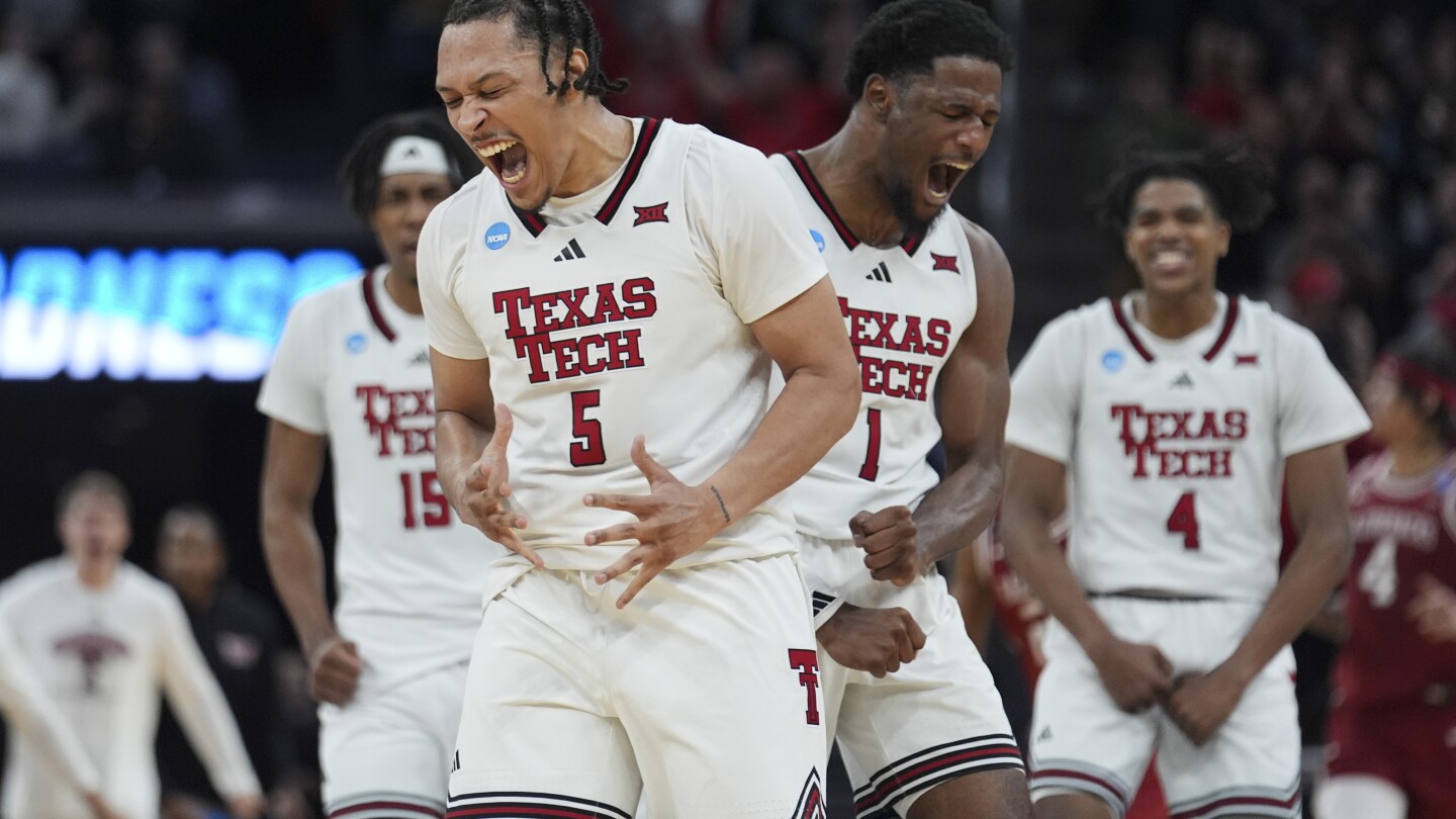Texas Tech rallies from 16 points down to beat Arkansas 85-83 in first OT game in March Madness