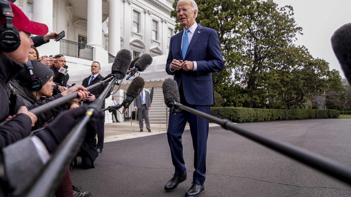 AP-NORC poll: Positive ratings for US economy, but no boost for Biden
