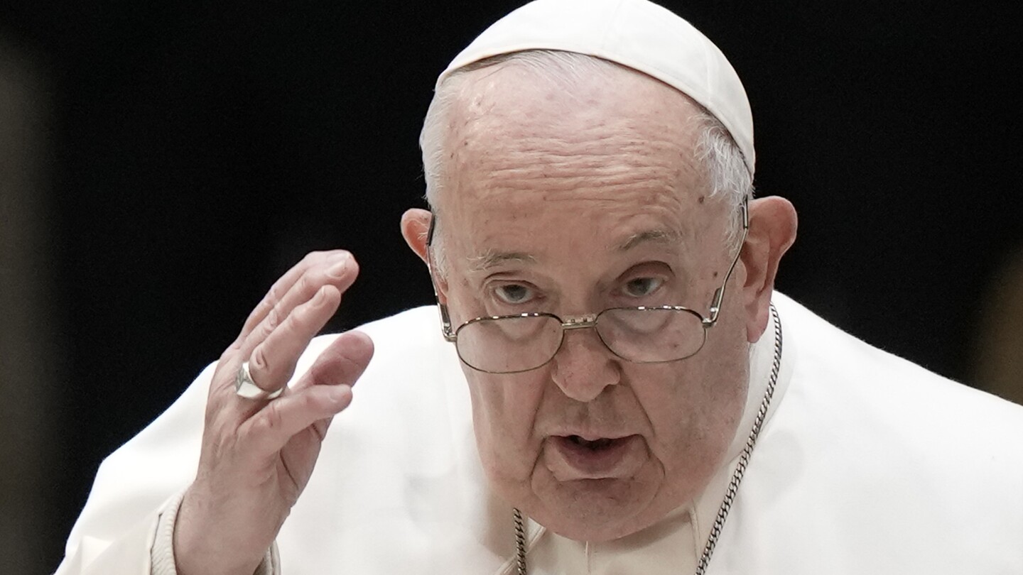 РИМ AP — Папа Франциск призова бюрократите на Ватикана в