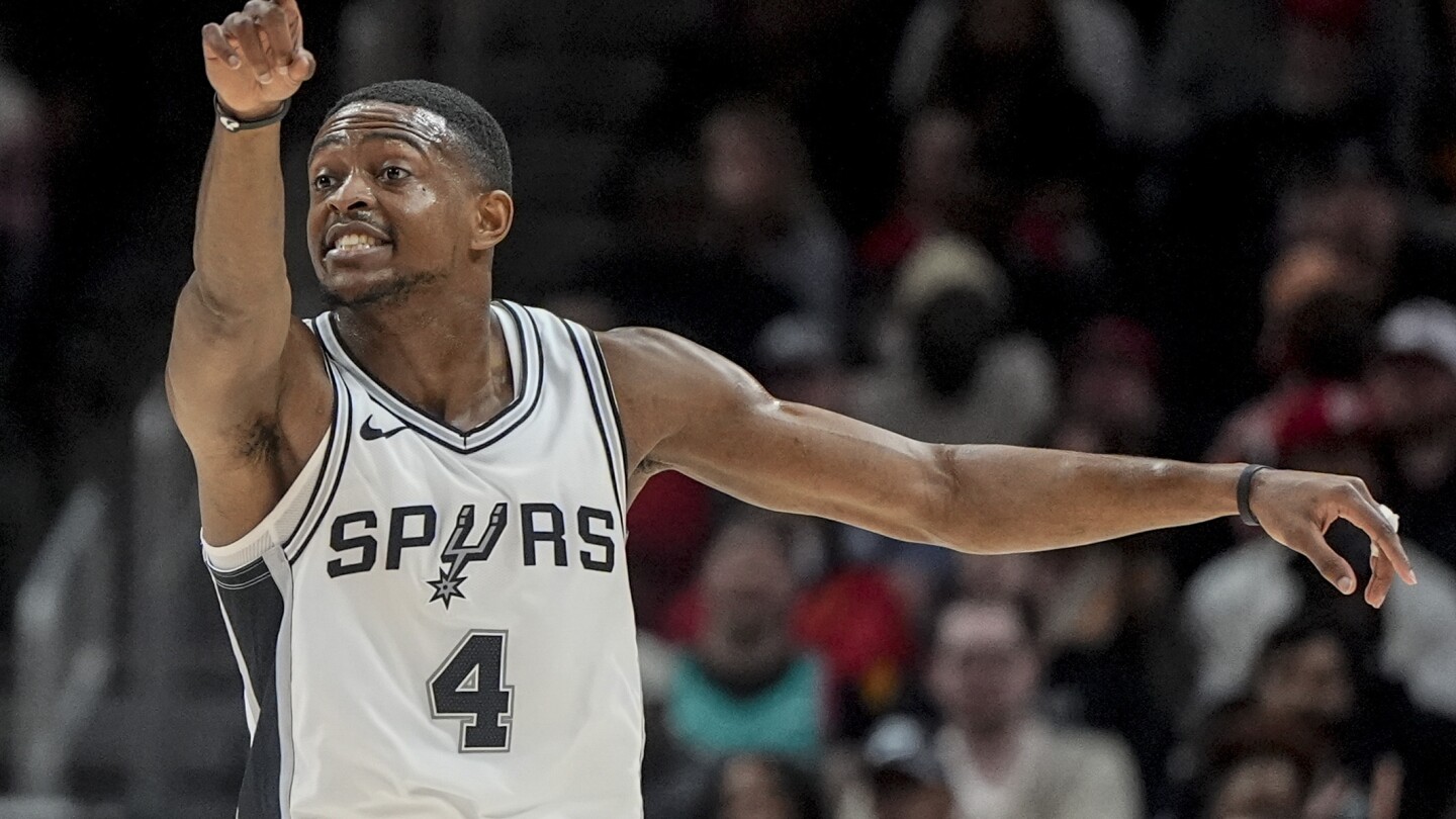 Wembanyama atinge um lance livre decisivo, enquanto os Spurs seguram o Hawks 126-125 na estréia da Fox
 #ÚltimasNotícias
