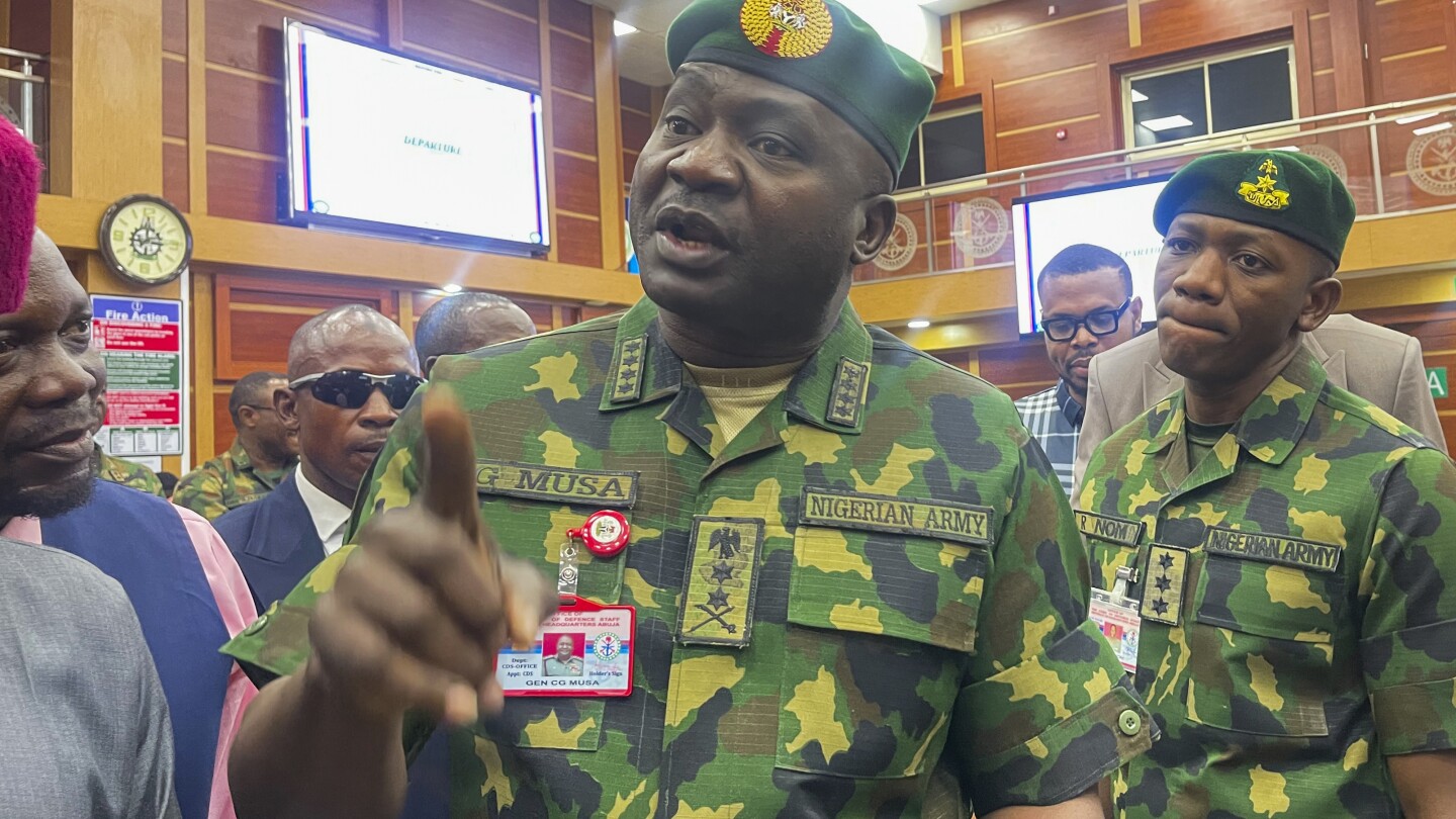 АБУДЖА, Нигерия (AP) — Началникът на отбраната на Нигерия изрази