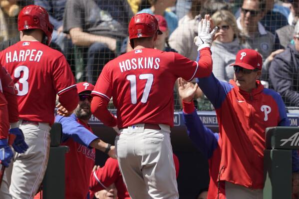 Hoskins grand slam leads Phillies past Mariners 4-2