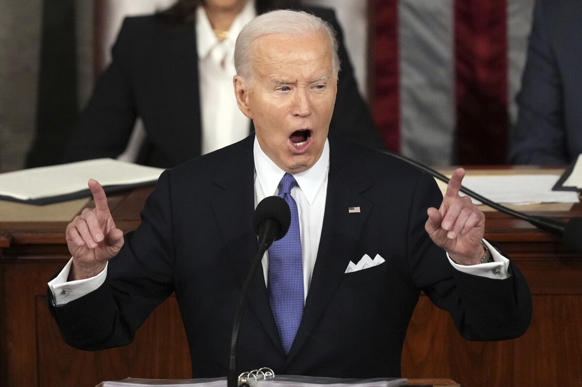 Biden calls out hecklers, rallies base State of the Union highlights