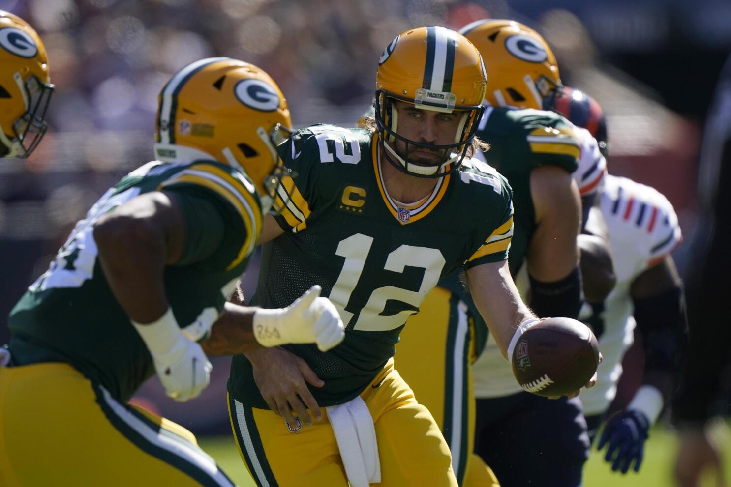 Rodgers Throws 4 TD Passes, Packers Defeat Bears 45-30