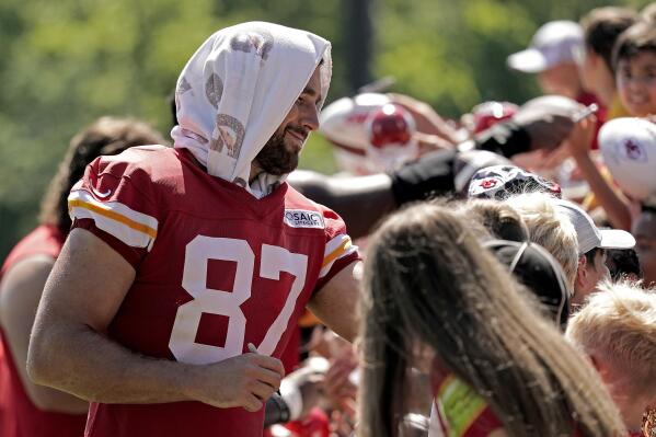 Chiefs' Travis Kelce plans to play his entire career in Kansas City