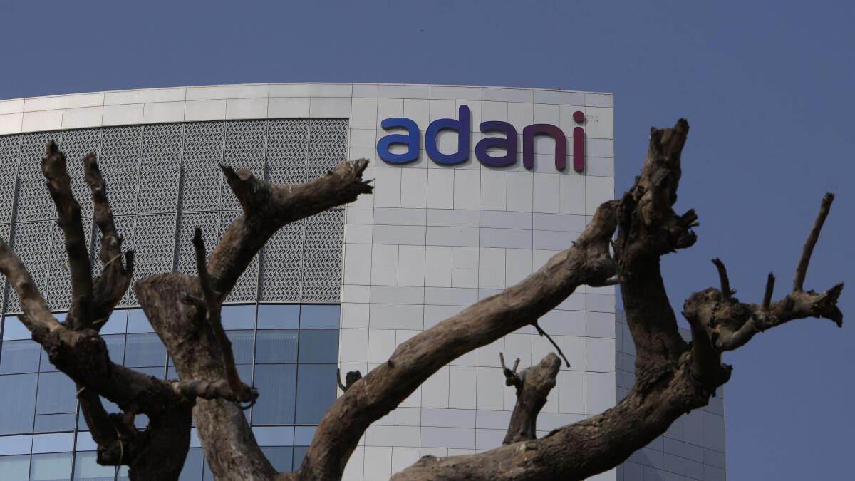 Adani $2.5B Share Sale Pushes Through Amid Fraud Claims