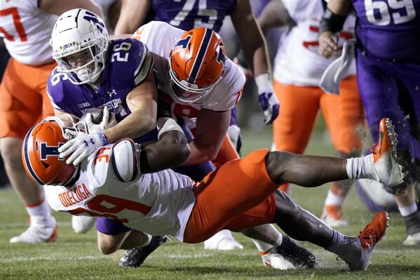 Tampa FL USA; Mississippi State Bulldogs quarterback Will Rogers (2) passes  the ball during the ReliaQuest Bowl game against the Illinois Fighting  Illini at Raymond James Stadium, Monday, January 2, 2023. The