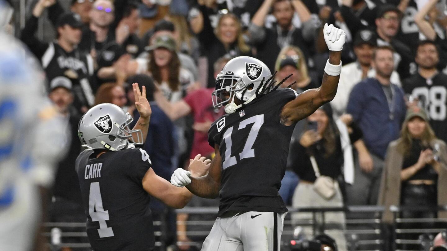 L.A. Rams roll past the Oakland Raiders