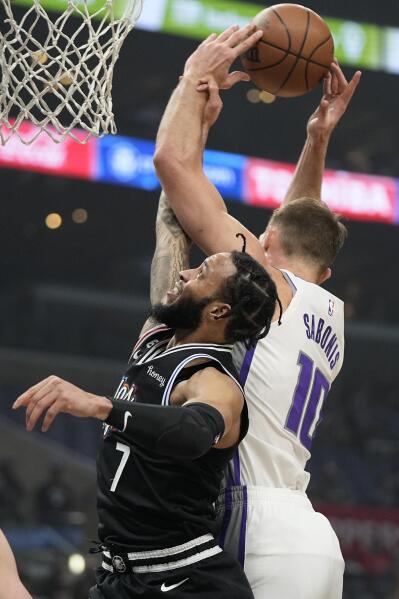 Sabonis scores 24, leads Kings' 123-96 rout of Clippers