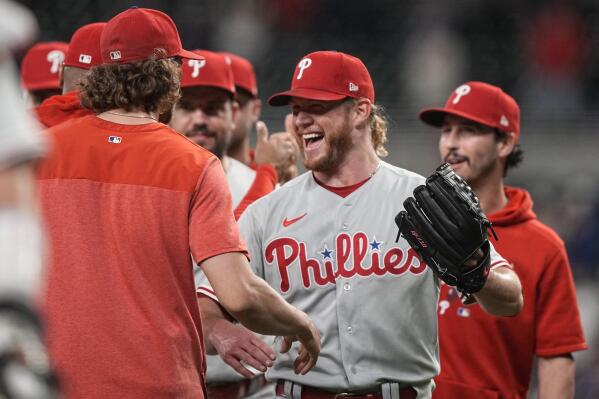 Kimbrel 8th pitcher in MLB history to earn 400 saves, Phillies