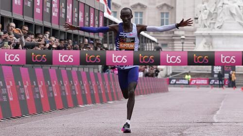 Kenya's Kelvin Kiptum crosses the finish line to win the men's race at the London Marathon in London, Sunday, April 23, 2023.(AP Photo/Alberto Pezzali)
