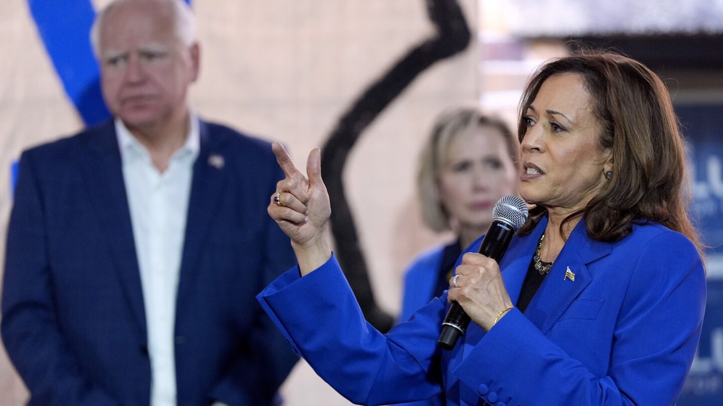 Harris, Walz rally volunteers on Pennsylvania bus tour before DNC