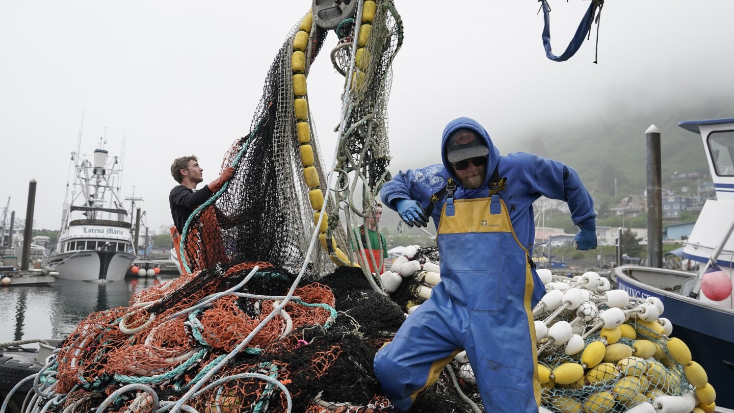Търговските рибари се нуждаят от повече подкрепа за злоупотребата с вещества и умората, казват законодателите