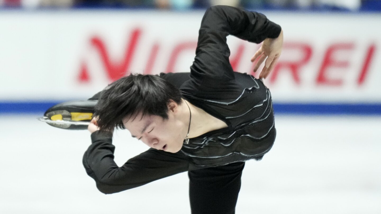 Japanese Skaters Lead NHK Trophy Short Programs