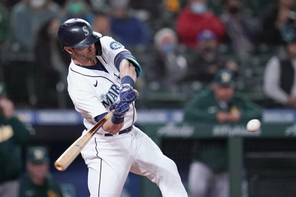Tyler Anderson's strong start leads Mariners over A's
