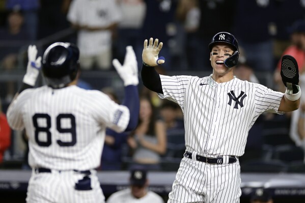 Yankees' Bullpen Crumbles On Old-Timers' Day, Brewers Win 9-2