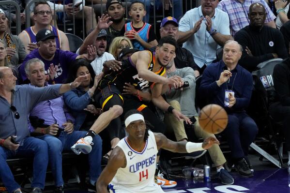 Kawhi Leonard leads Clippers over Kevin Durant, Suns in playoff opener