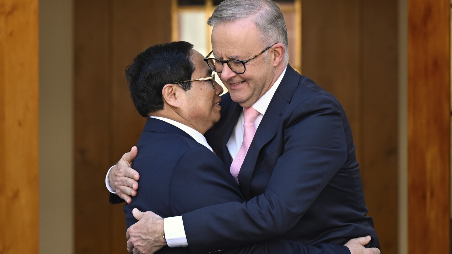 МЕЛБЪРН Австралия АП — Премиерите на Австралия и Виетнам обсъдиха
