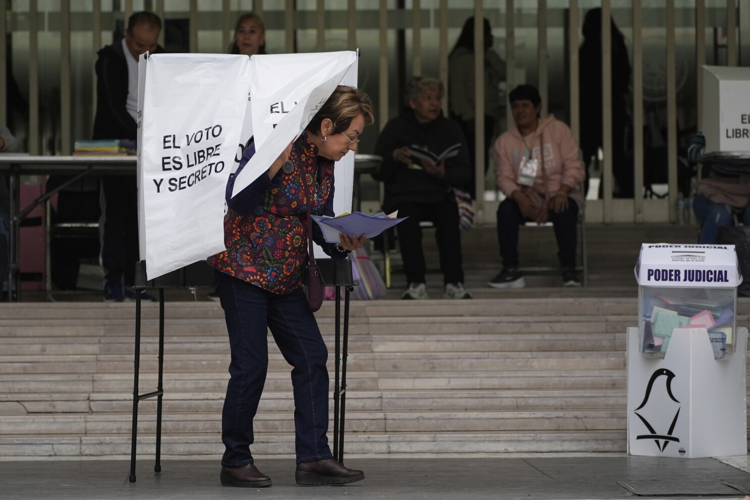 Mexico's first judicial elections cause confusion among voters