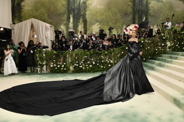 Zendaya attends Metropolitan Museum of Art Costume Institute opening celebration "Sleeping Beauty: Awakening Fashion" An exhibition will be held in New York on Monday, May 6, 2024.  (Photo credit: Evan Agostini/Invision/AP)