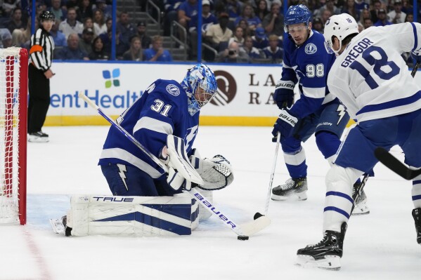 Photos: Lightning hold off Kings for 4-3 win