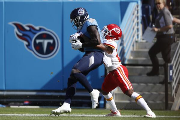 Chiefs' defense dominates Tennessee, Derrick Henry after halftime