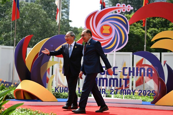 ASEAN opens summit with Persian Gulf nations and China as US threatens tariffs | AP News