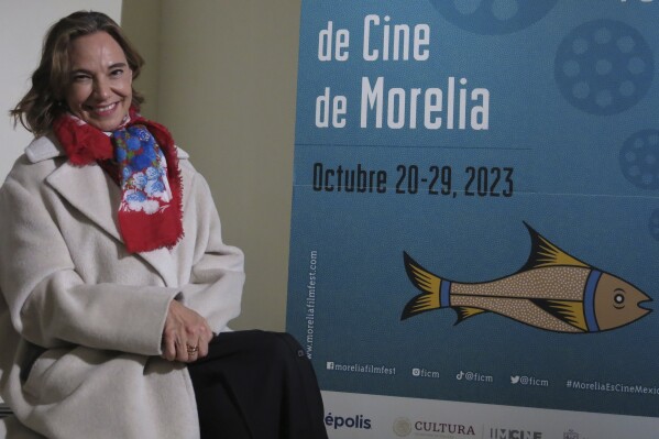 La directora general del Festival Internacional de Cine de Morelia, Daniela Michel, posa para un retrato en la Ciudad de México, el miércoles 20 de septiembre de 2023. (Foto AP/Berenice Bautista)