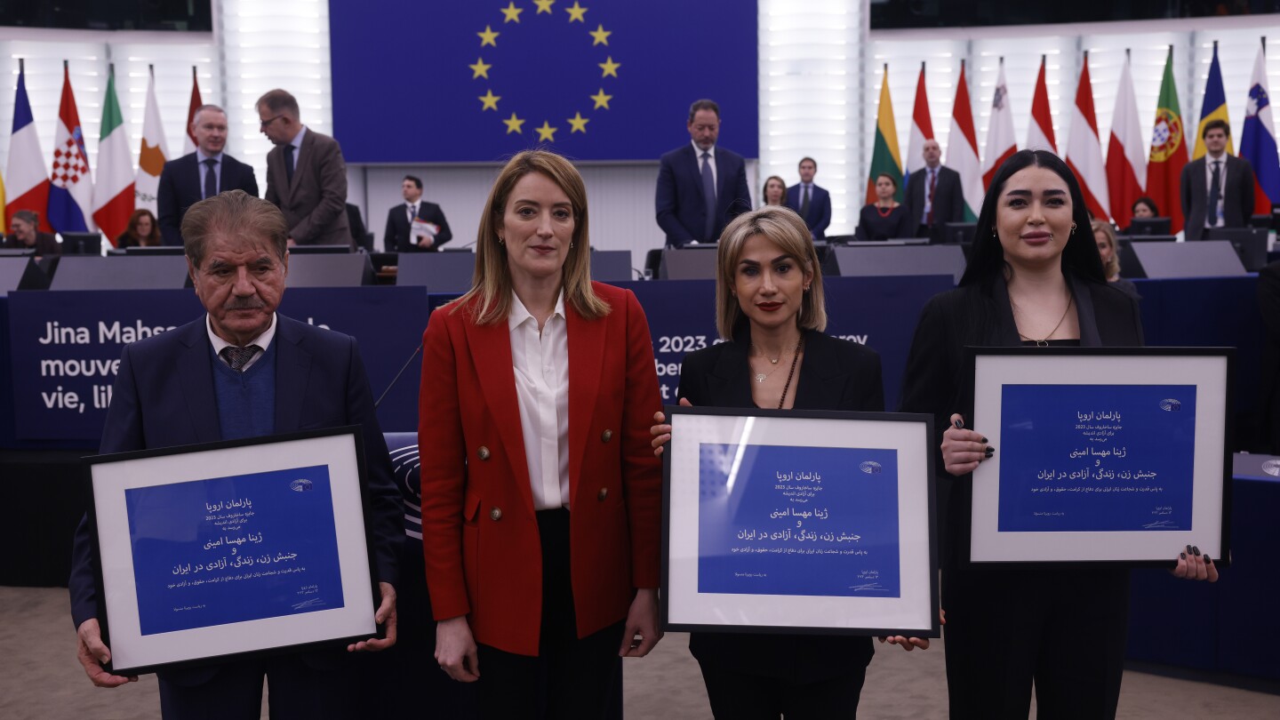 EU Honors Memory of Iranian Woman Who Died in Custody During Sakharov Human Rights Prize Ceremony
