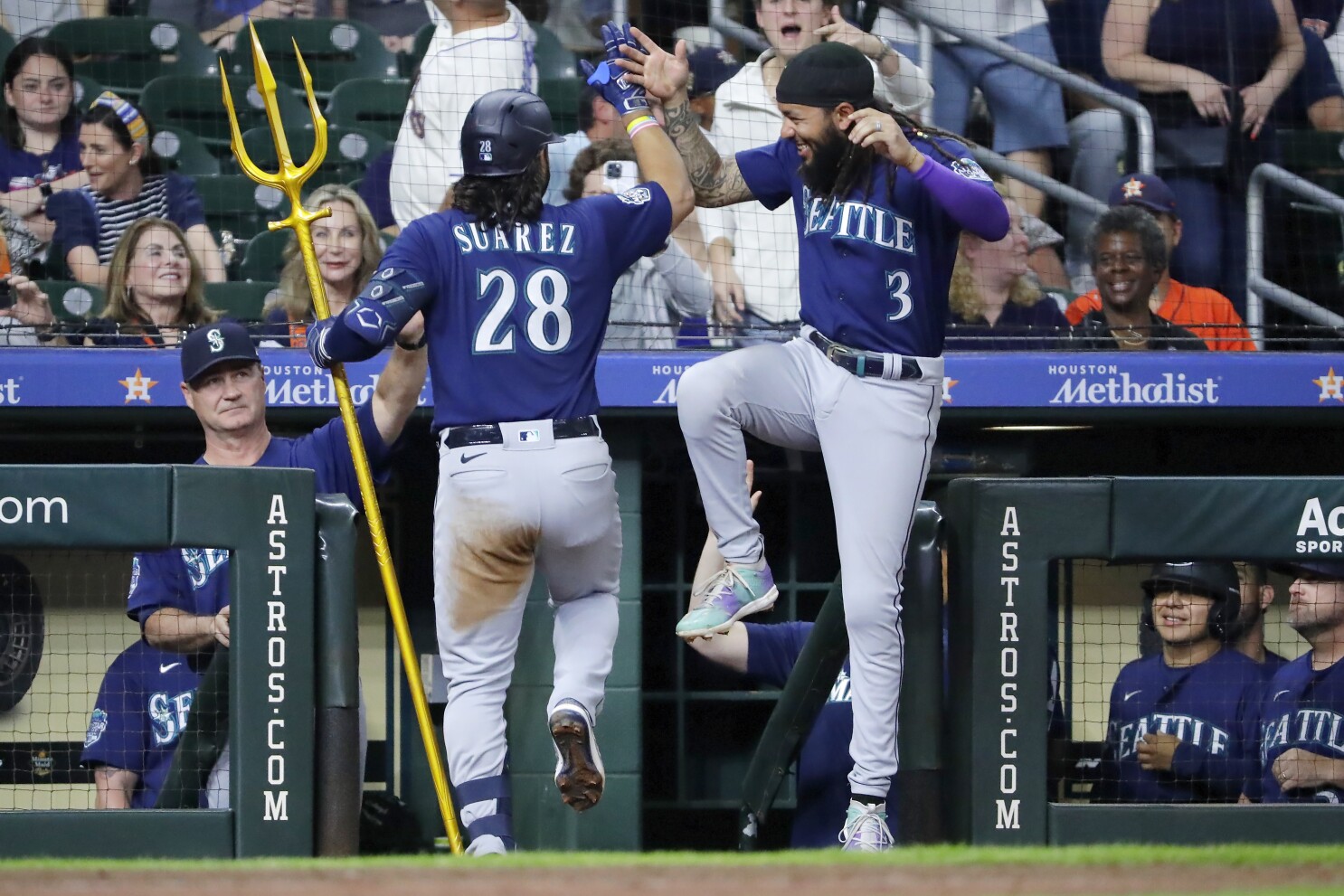 Cuadrangulares de dominicano catapulta victoria de los Astros