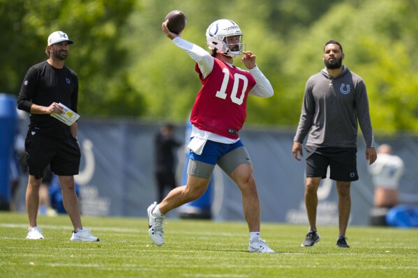 See photos from Indianapolis Colts training camp Monday