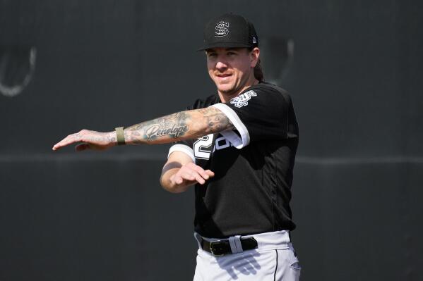 Mike Clevinger agrees with White Sox