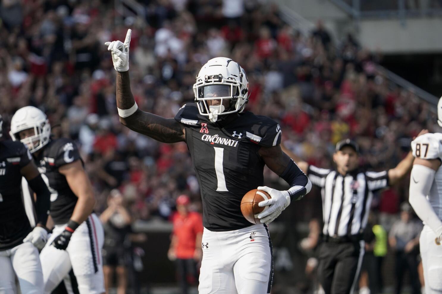 Ahmad Gardner helps keep No. 5 Cincinnati in College Football