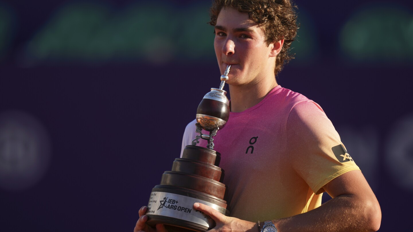 Joao Fonseca, 18, claims historic Argentina Open title