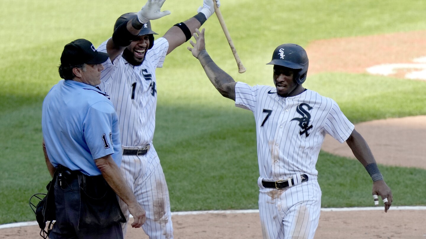 Cano homers as Mariners beat White Sox 8-6