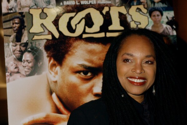 Tina Andrews, an original cast member of the landmark 1977 television series "Roots," arrives for a 25th anniversary celebration of the broadcast at the Academy of Television Arts and Sciences in North Hollywood, Calif., Tuesday, Jan. 15, 2002. (AP Photo/Chris Pizzello)