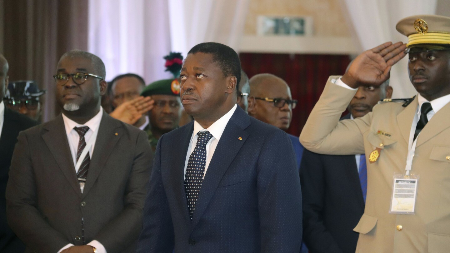 ЛОМЕ, Того (AP) — Тогоански гласоподаватели се отправиха към урните