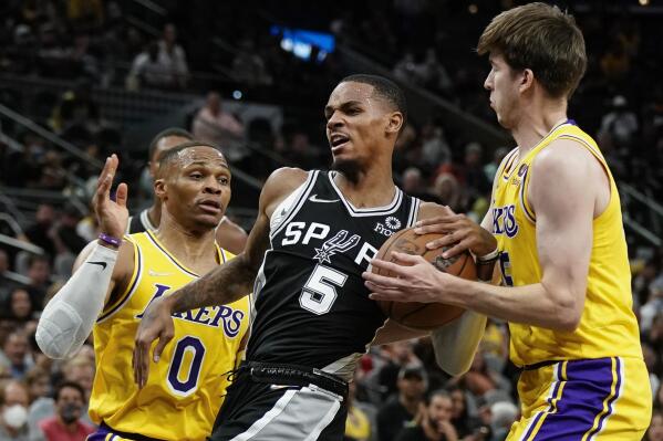 With Dejounte Murray chasing his Spurs triple-double record, David