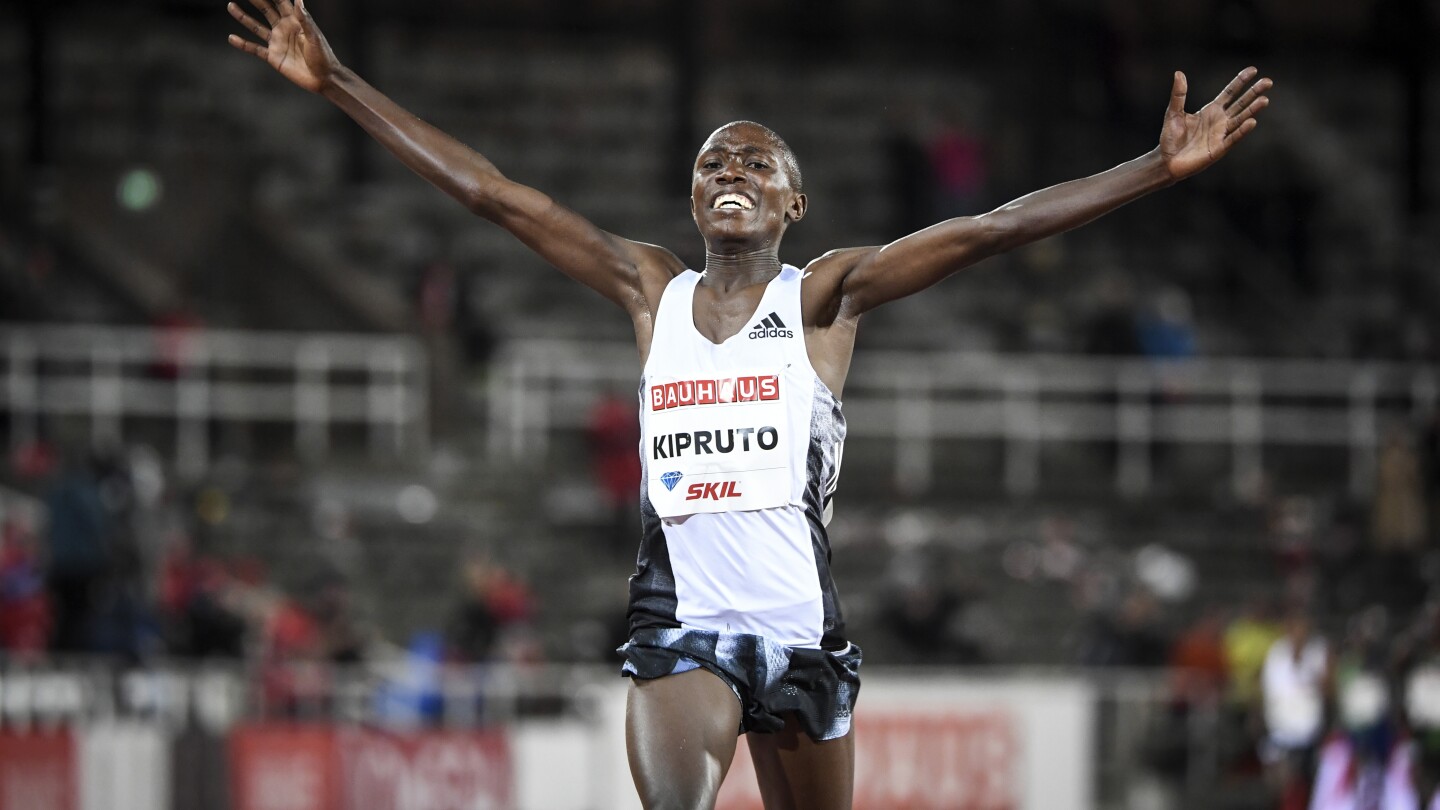 Rhonex Kipruto, 10K world record holder, receives 6-year ban for doping incident