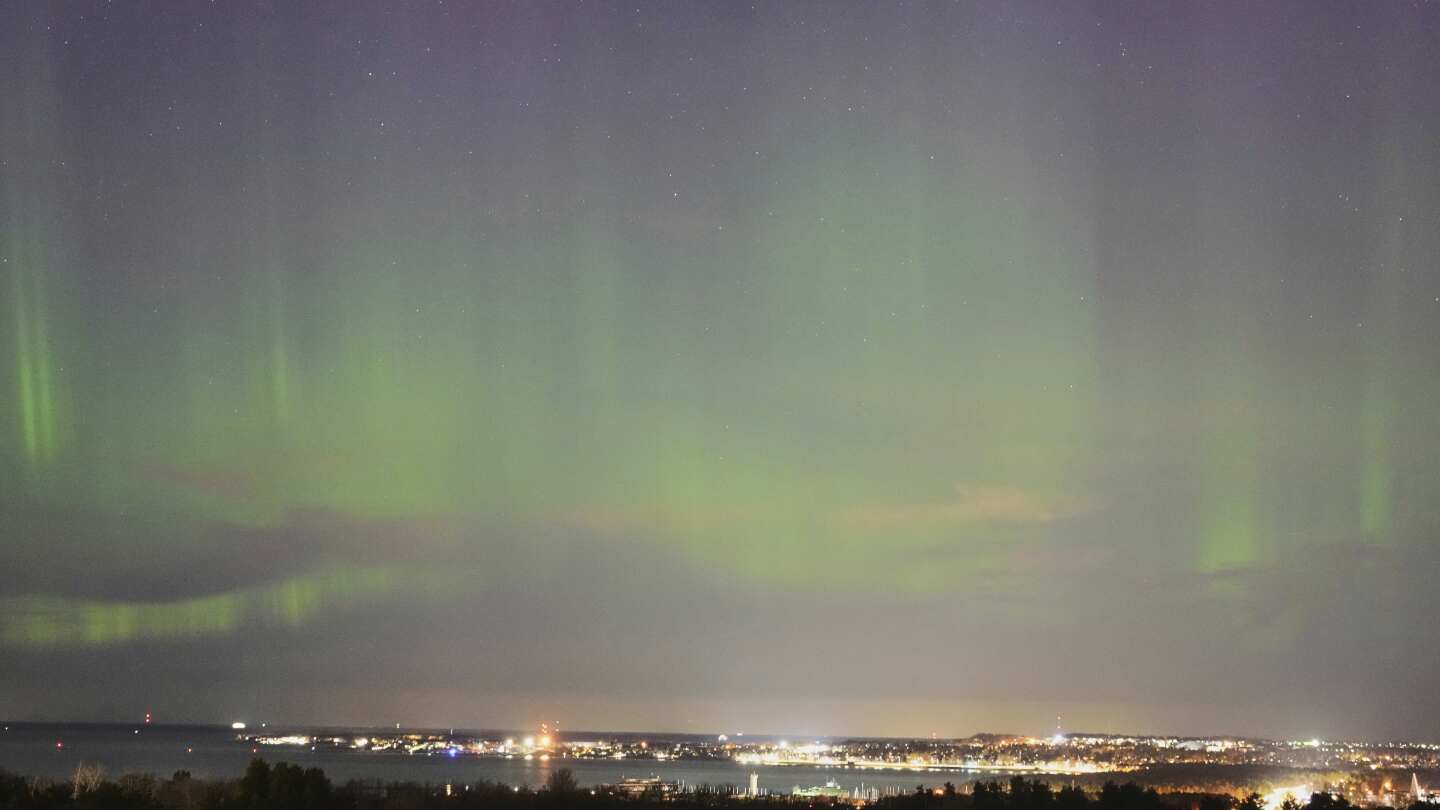 One Tech Tip: How to use your smartphone to photograph the Northern Lights