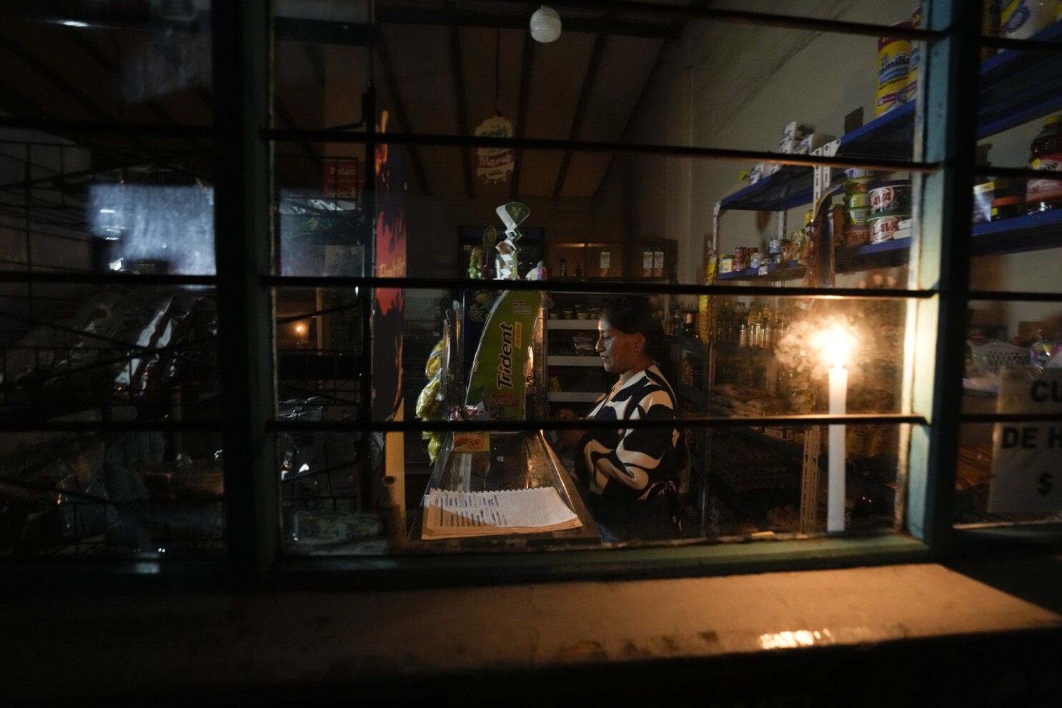 Ecuador: Gobierno suspende trabajo el jueves y crea largo feriado de cinco días en medio de crisis