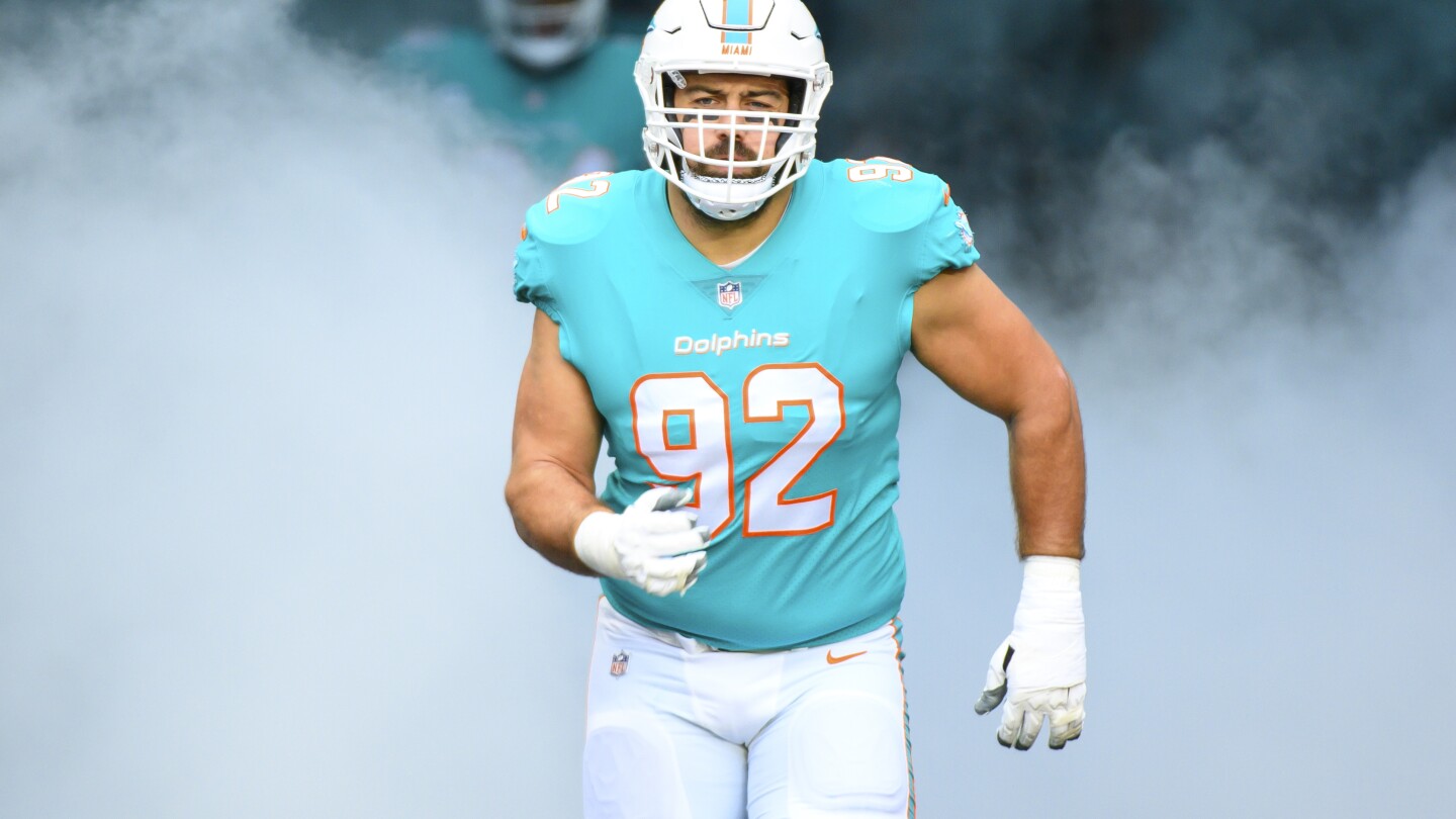 Christian Wilkins 'Holds In' Expecting New Dolphins Contract, But