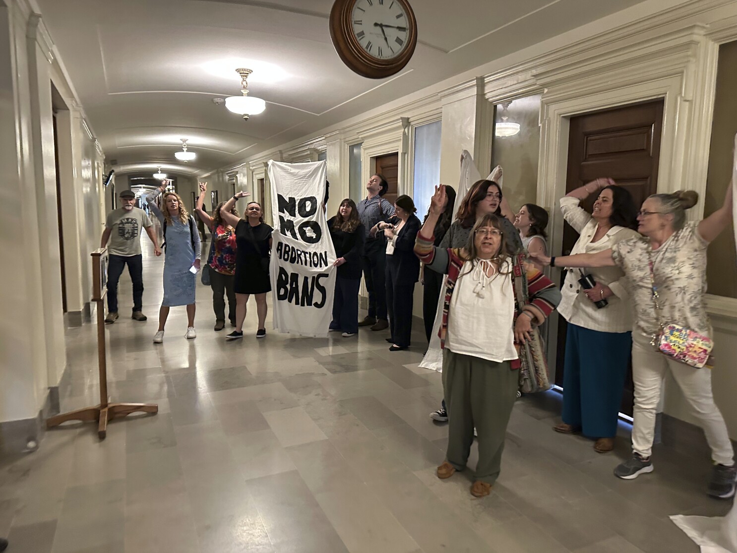 Missouri lawmakers back repeal of abortion-rights amendment