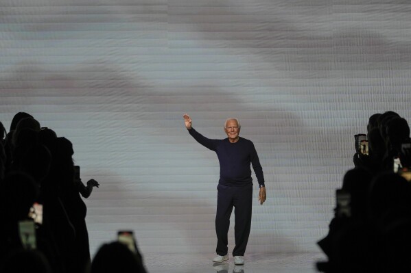 Giorgio Armani Says Fashion Should Be Less Entertaining