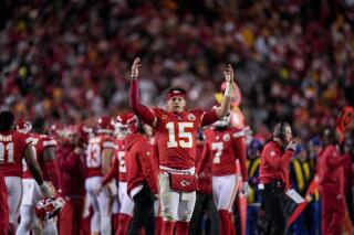 Mahomes leads Chiefs past Jags 27-20 with injured ankle
