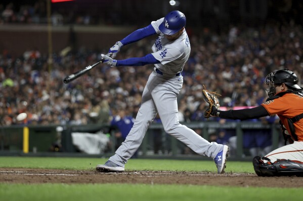 Freeman hits 59th double, Asian American managers make history in Dodgers'  win over Giants