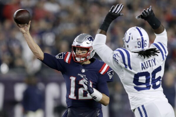 Thursday's NFL: Tom Brady reaches 500 TD passes in win