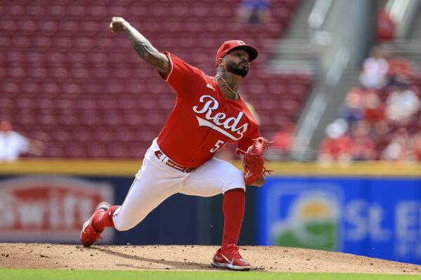 Brewers 8, Reds 0: Yelich hits for second cycle this year against Reds